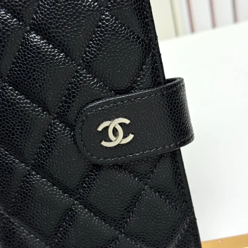 Alternative view of Chanel Wallets-125