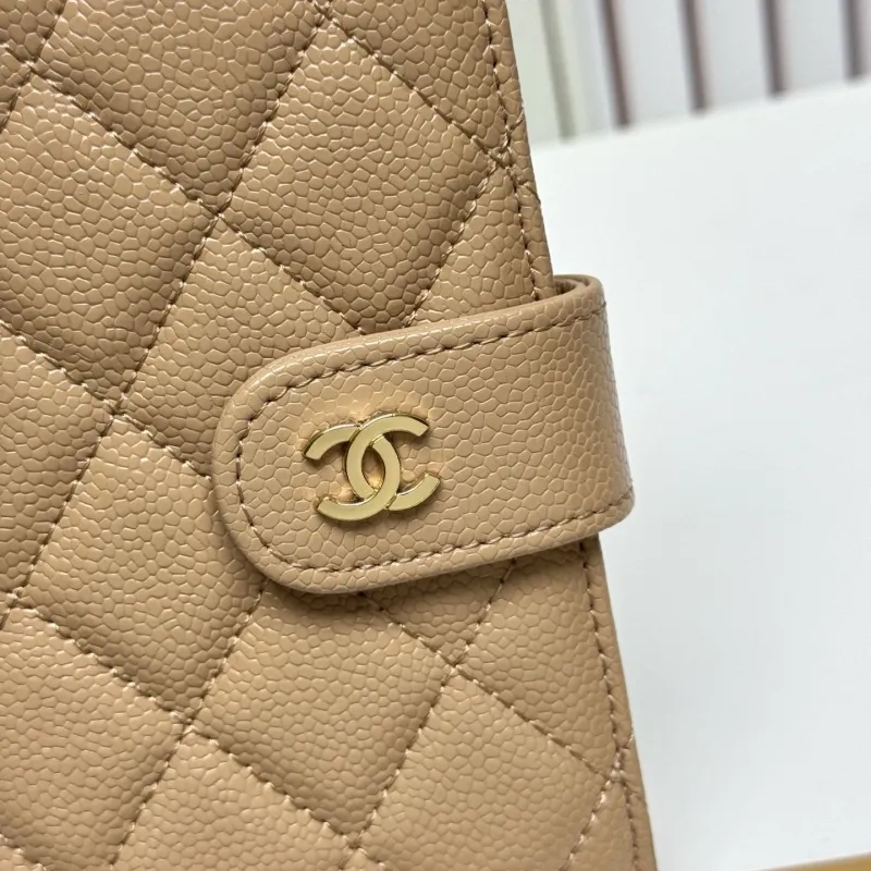 Alternative view of Chanel Wallets-130