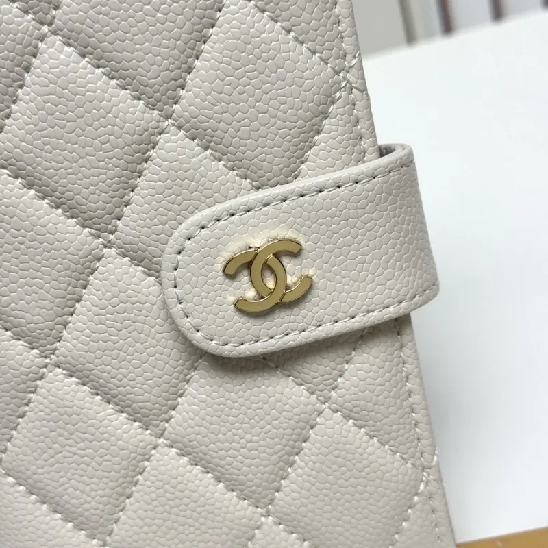 Alternative view of Chanel Wallets-131