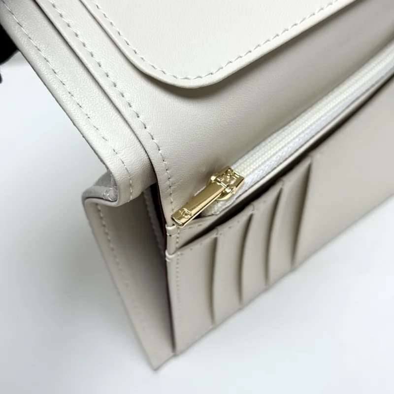 Chanel Wallets-131 - Image 8