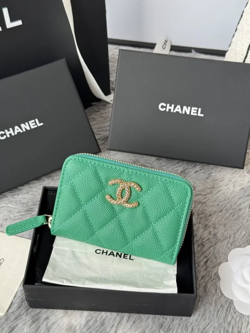 Alternative view of Chanel Wallets-133