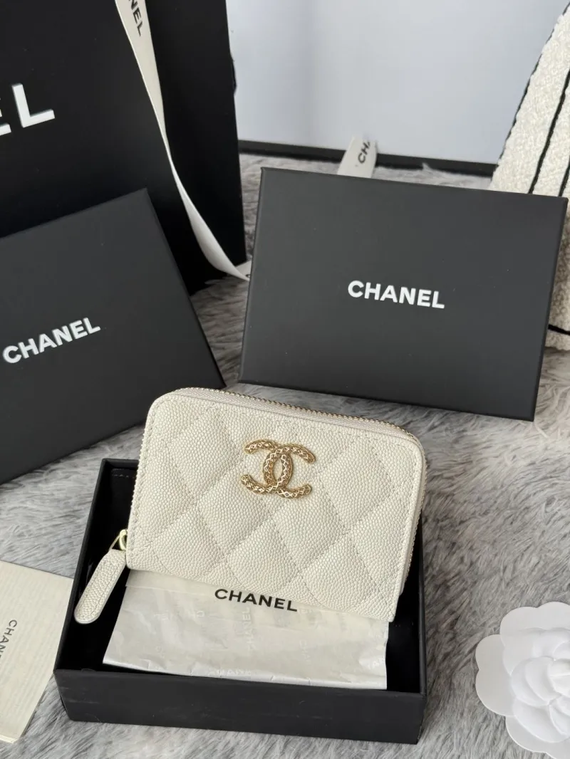 Alternative view of Chanel Wallets-135