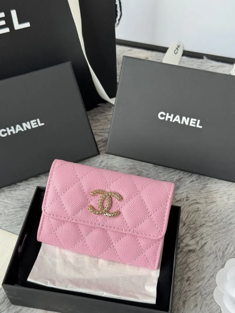Alternative view of Chanel Wallets-136