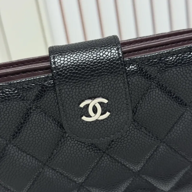 Alternative view of Chanel Wallets-145