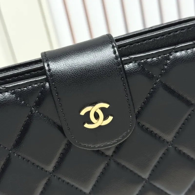 Alternative view of Chanel Wallets-146