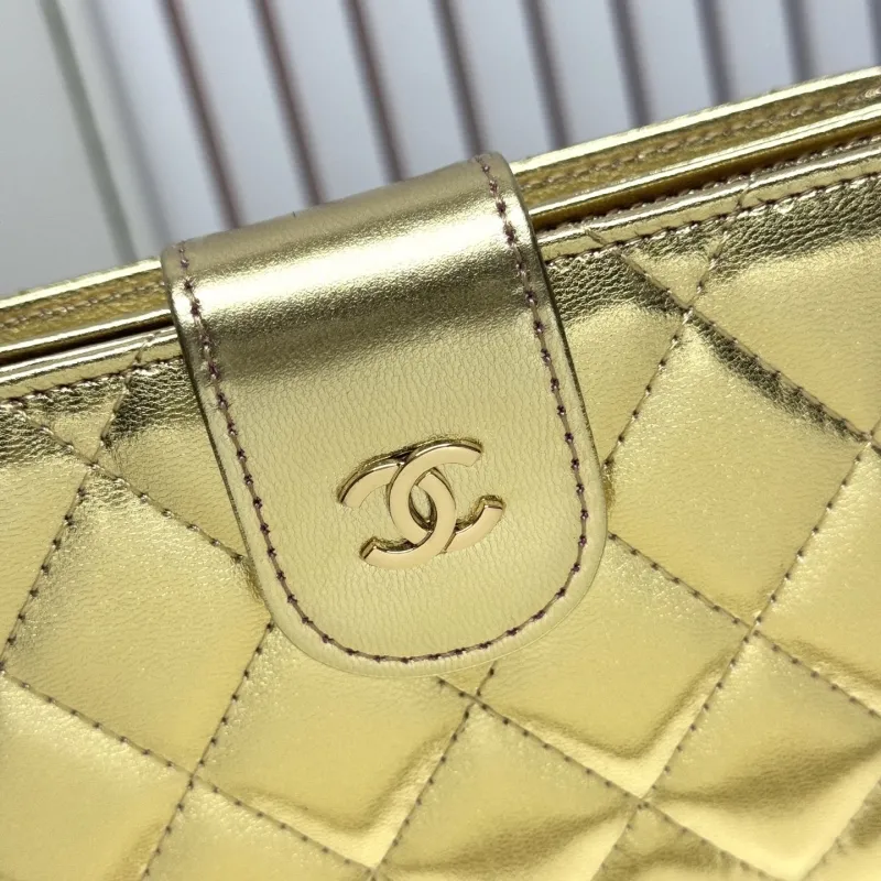 Alternative view of Chanel Wallets-148