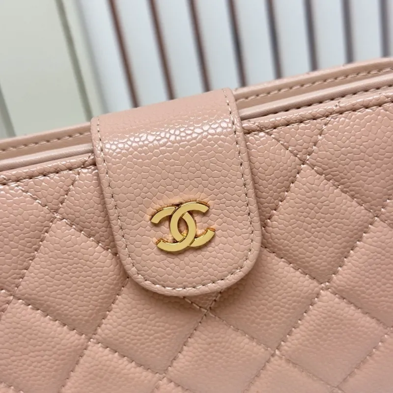Alternative view of Chanel Wallets-150