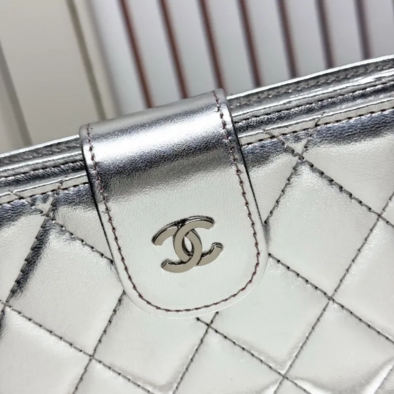 Alternative view of Chanel Wallets-154