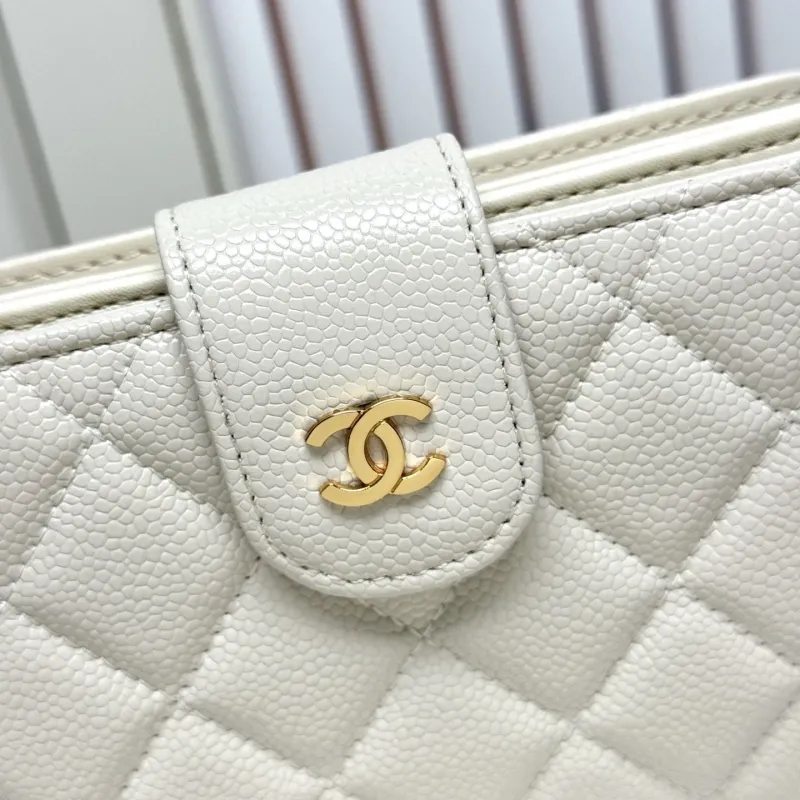 Alternative view of Chanel Wallets-156