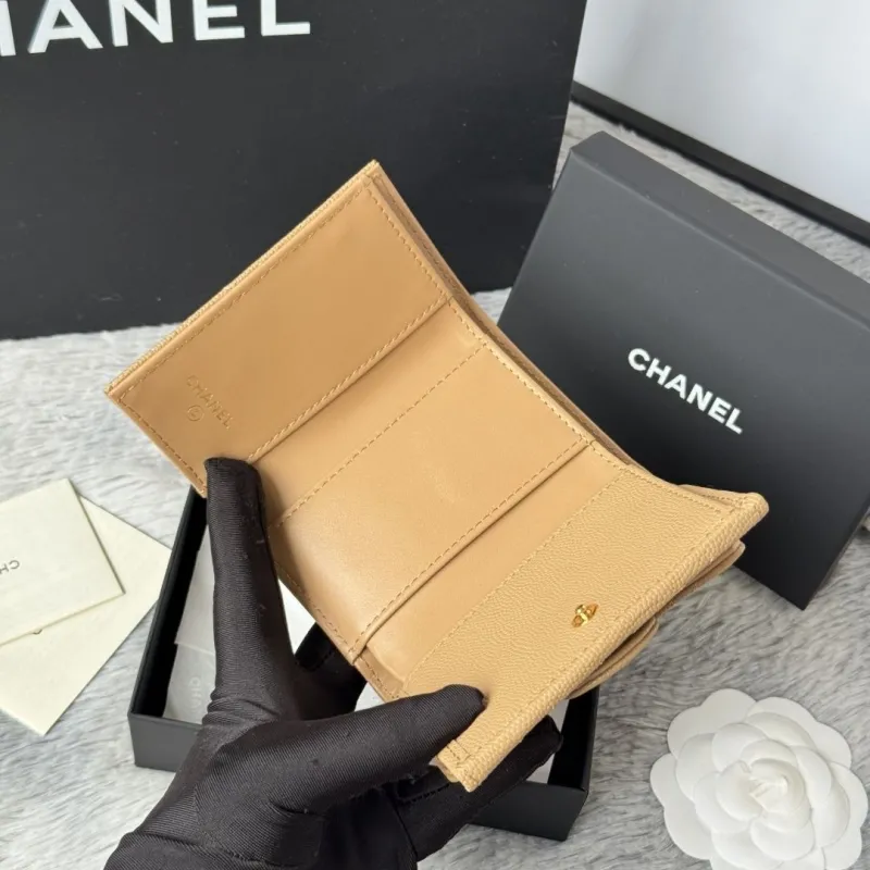 Alternative view of Chanel Wallets-172
