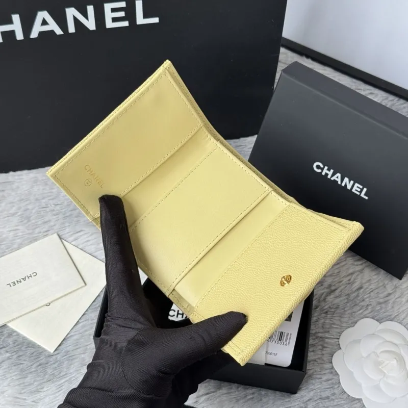 Alternative view of Chanel Wallets-182
