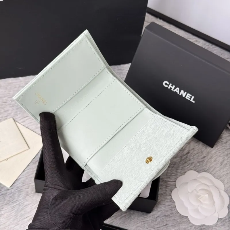 Alternative view of Chanel Wallets-183
