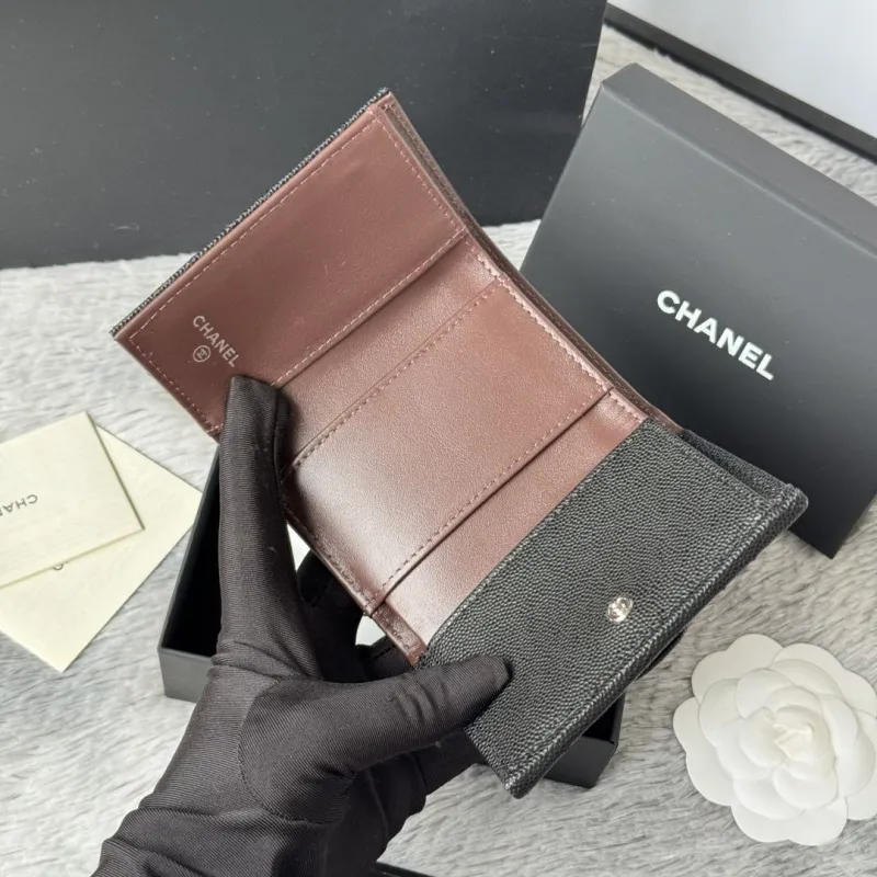 Alternative view of Chanel Wallets-185