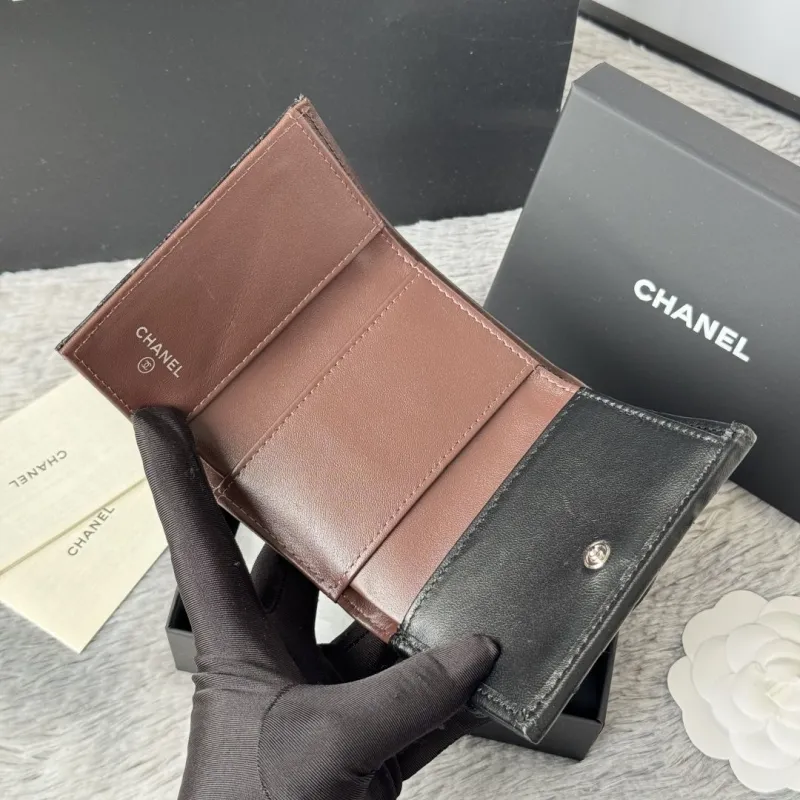 Alternative view of Chanel Wallets-186