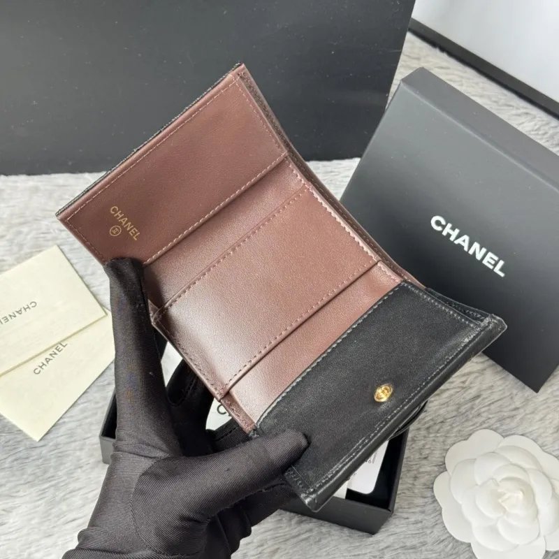 Alternative view of Chanel Wallets-187
