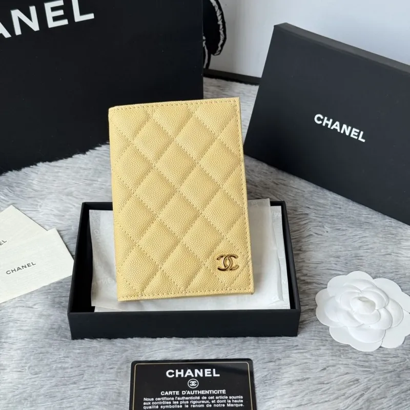 Alternative view of Chanel Wallets-190