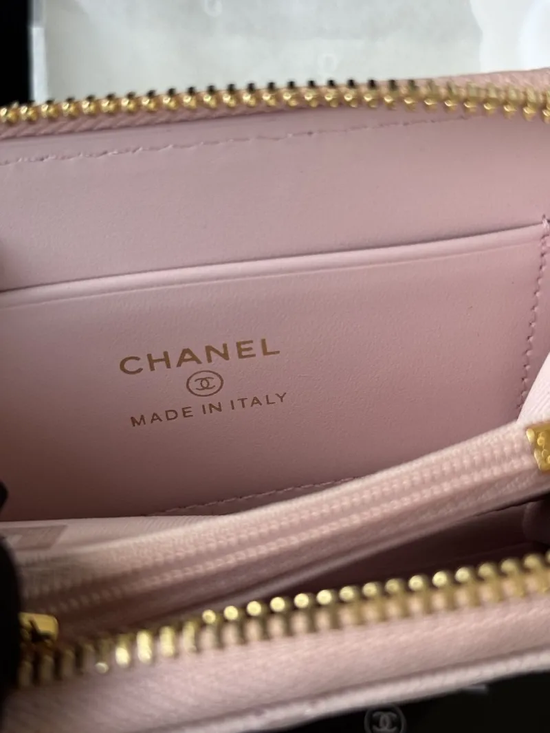 Alternative view of Chanel Wallets-208