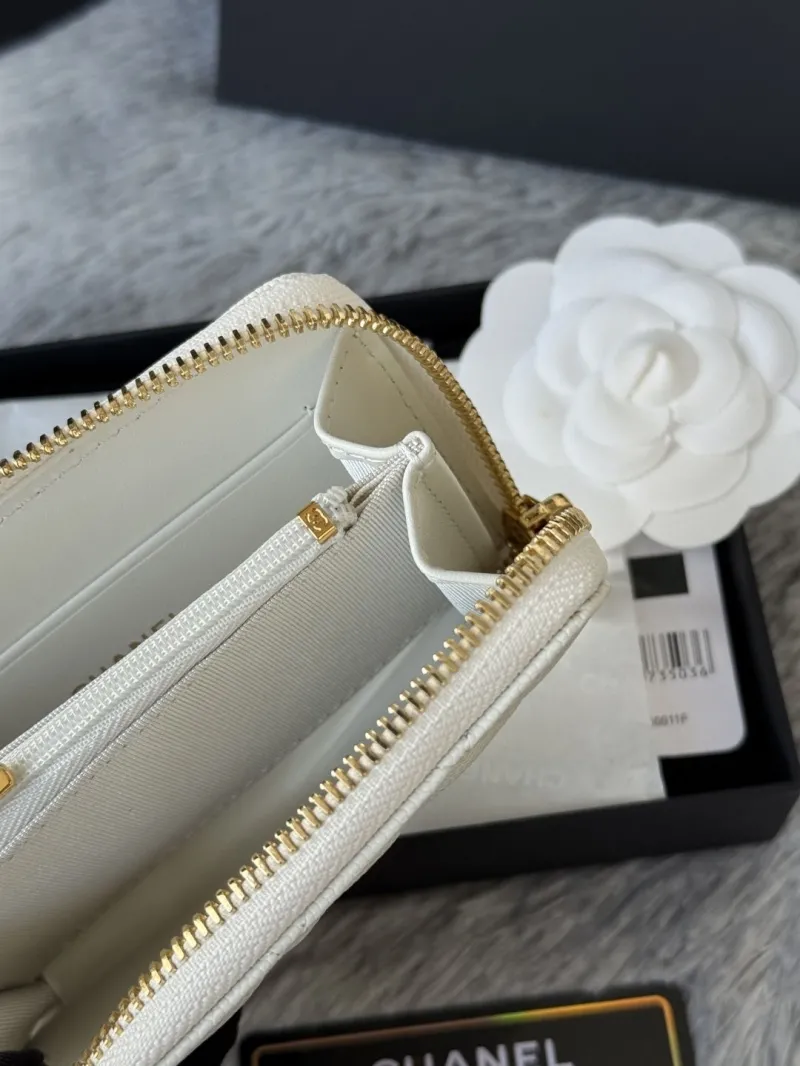 Alternative view of Chanel Wallets-212
