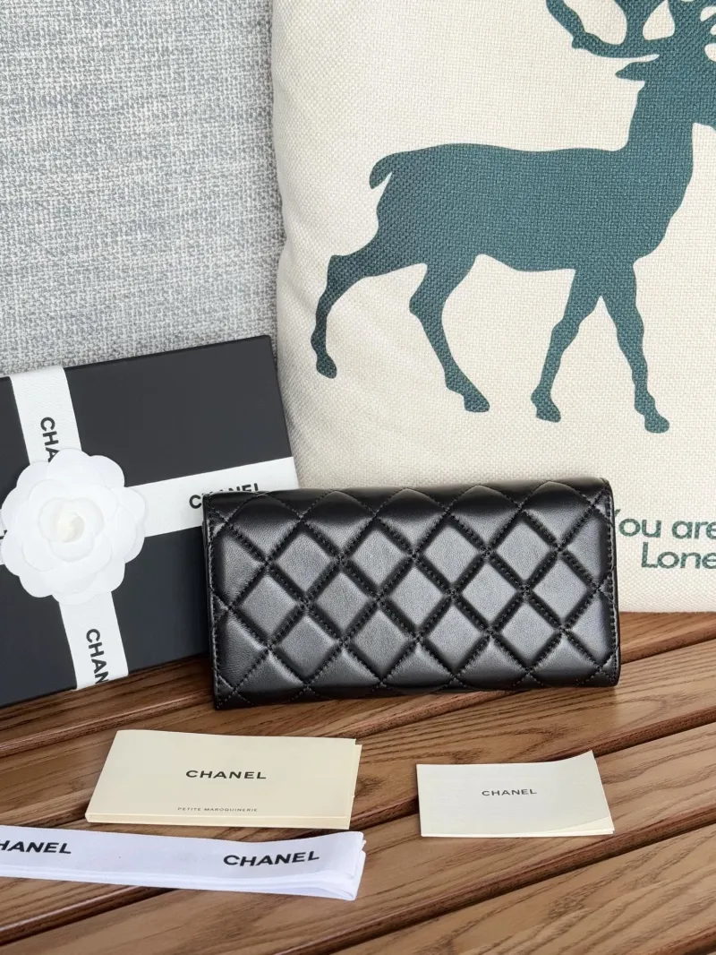 Alternative view of Chanel Wallets-229