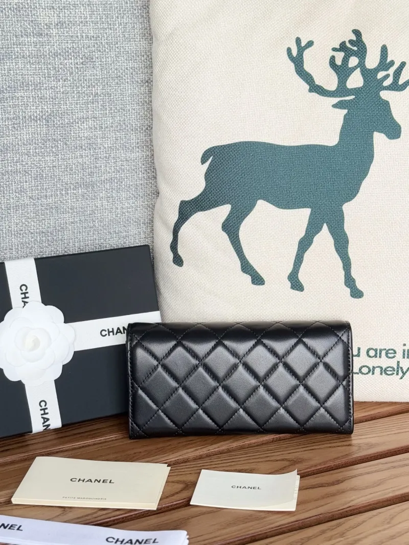 Alternative view of Chanel Wallets-230