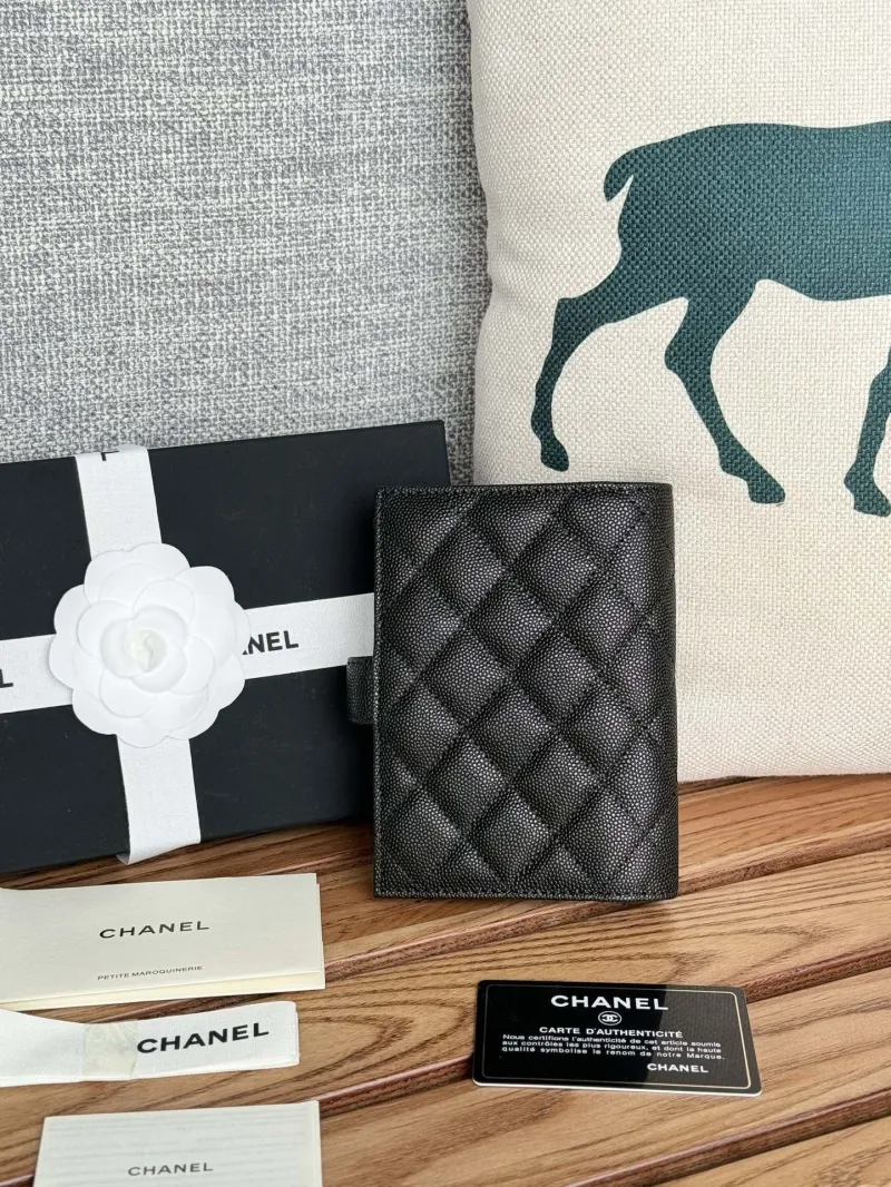 Alternative view of Chanel Wallets-237
