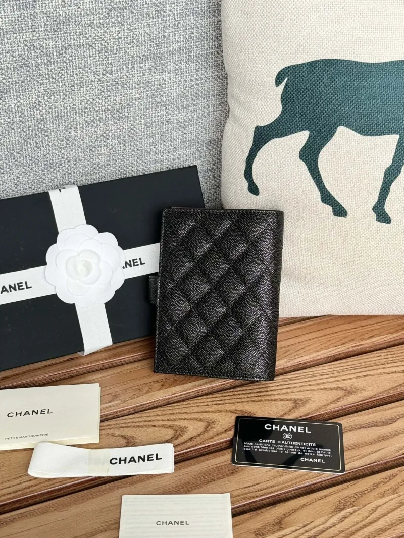 Alternative view of Chanel Wallets-238