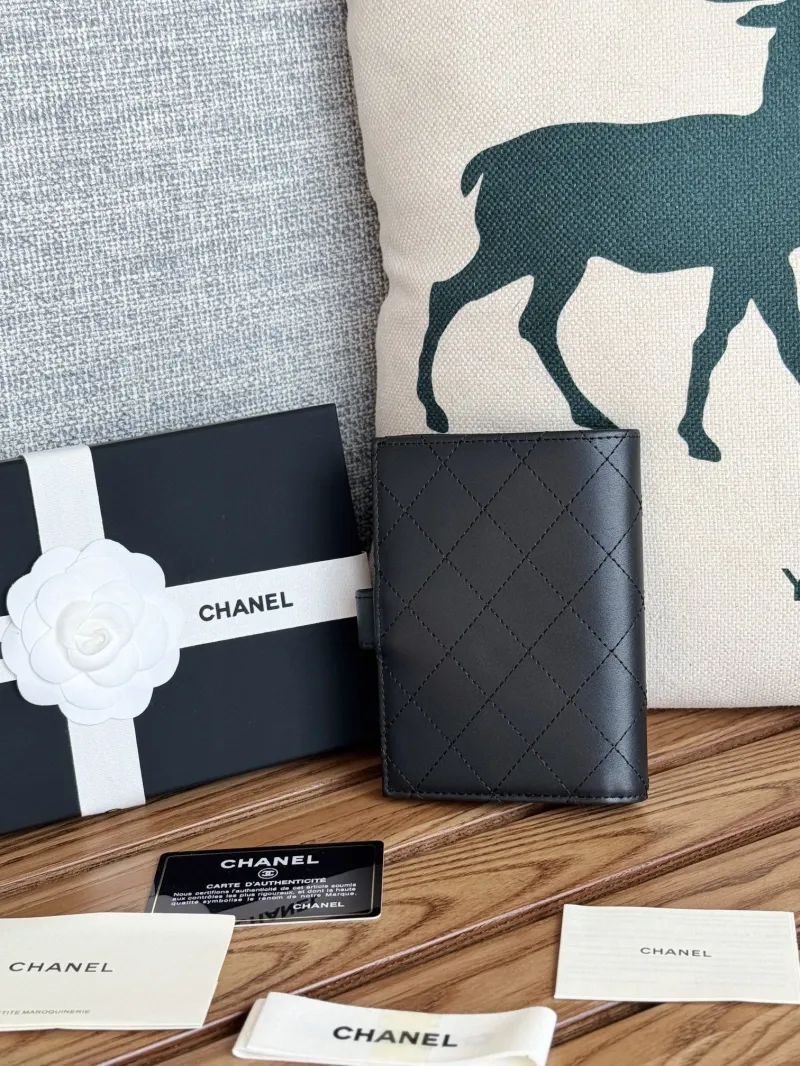 Alternative view of Chanel Wallets-242