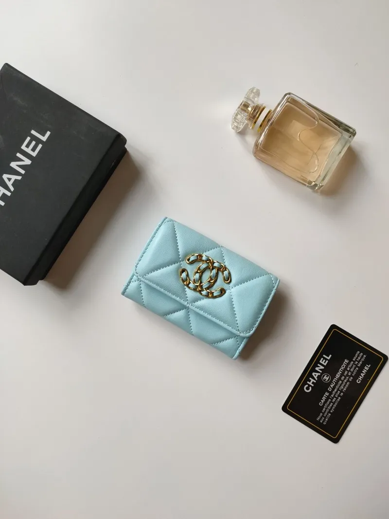 Alternative view of Chanel Wallets-246