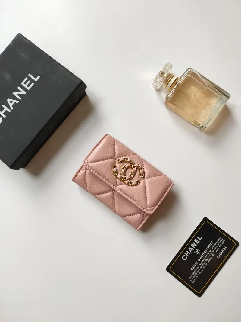 Alternative view of Chanel Wallets-249