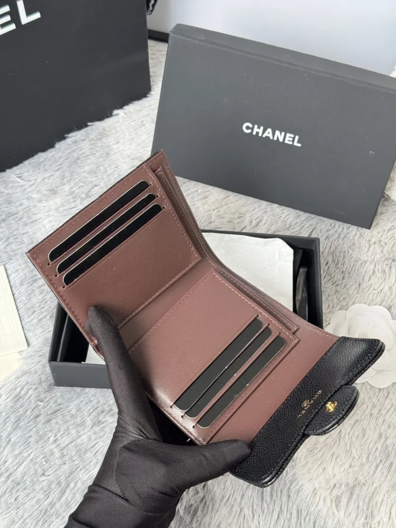 Alternative view of Chanel Wallets-272