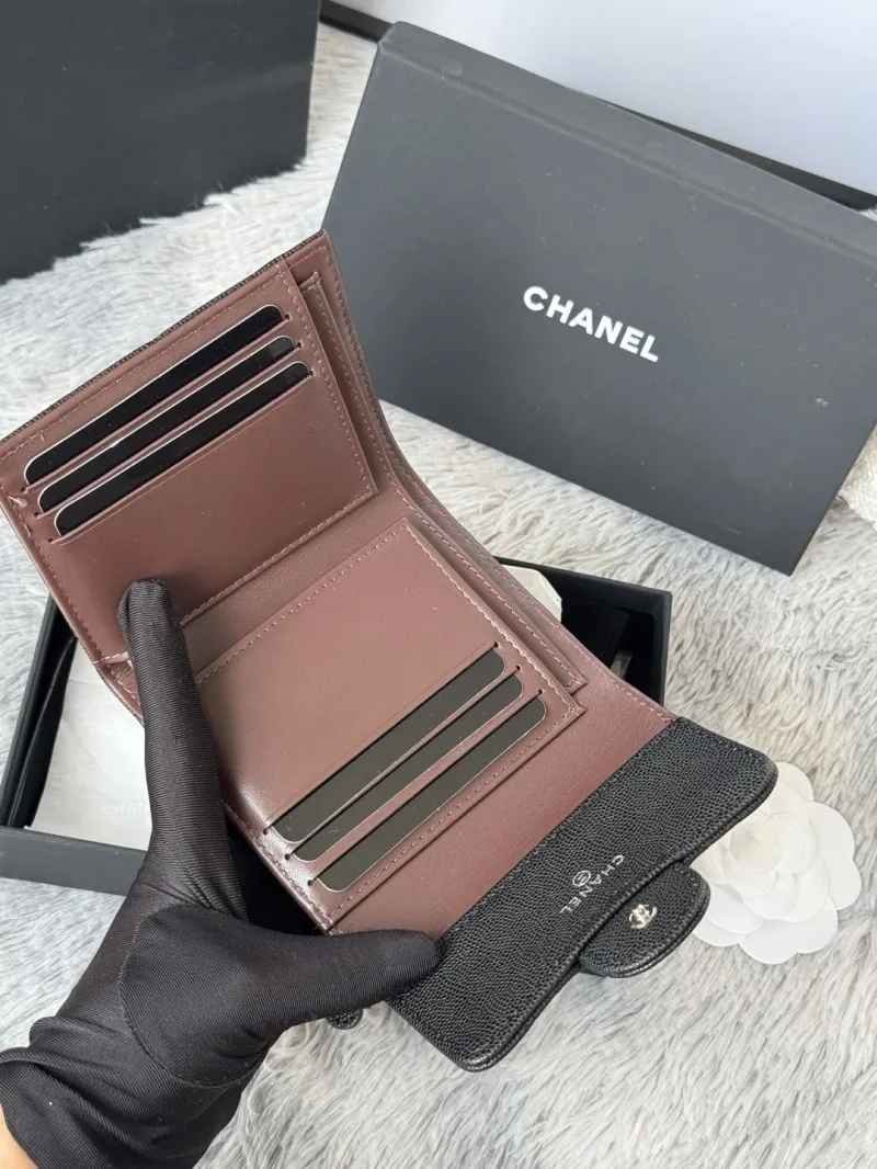 Alternative view of Chanel Wallets-274