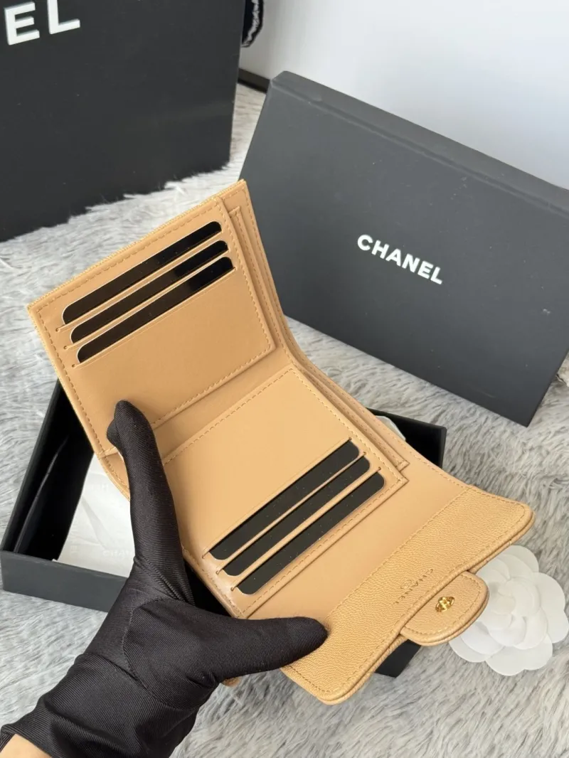 Alternative view of Chanel Wallets-276