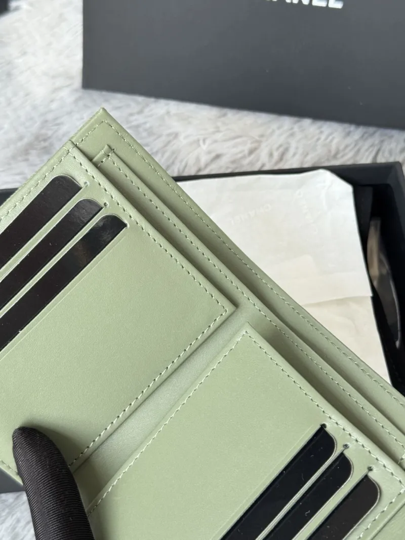 Alternative view of Chanel Wallets-280