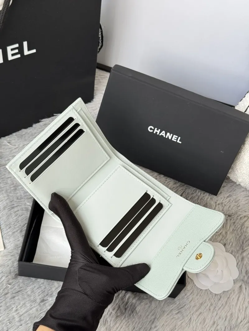 Alternative view of Chanel Wallets-282