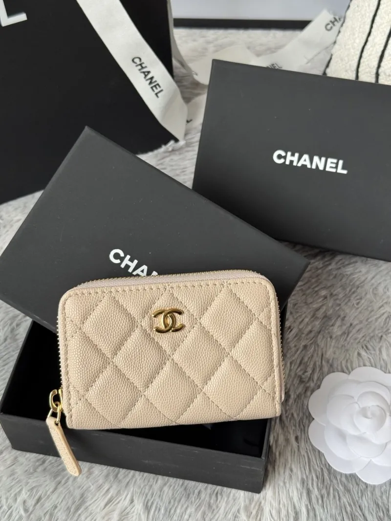 Alternative view of Chanel Wallets-285
