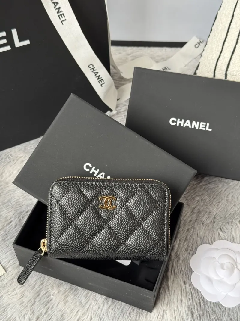 Alternative view of Chanel Wallets-301