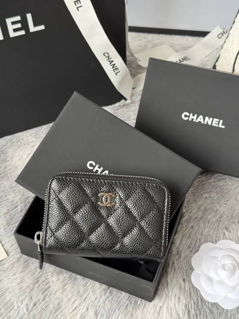 Alternative view of Chanel Wallets-302