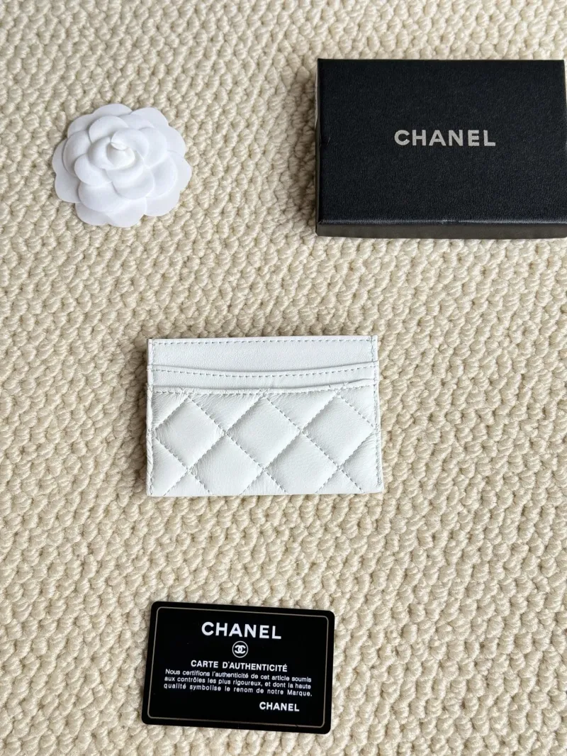 Alternative view of Chanel Wallets-319
