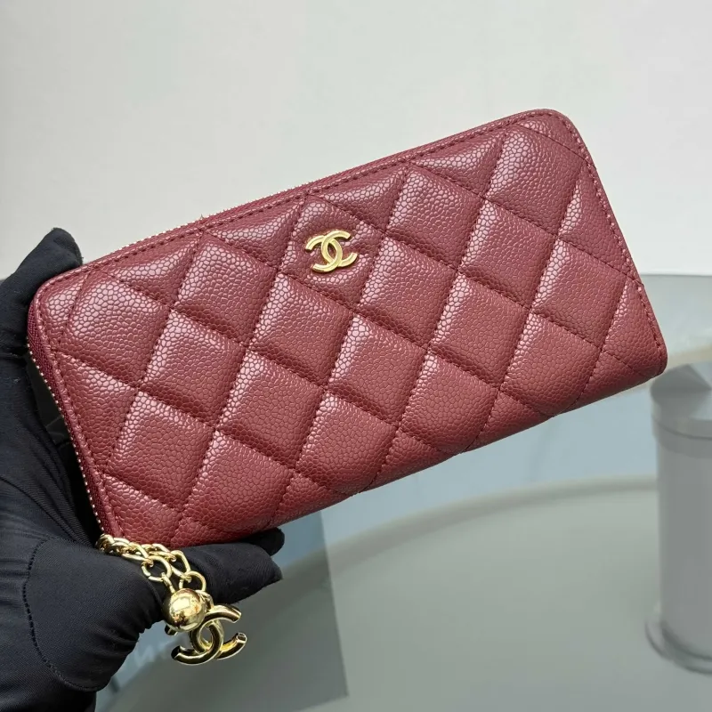 Alternative view of Chanel Wallets-321