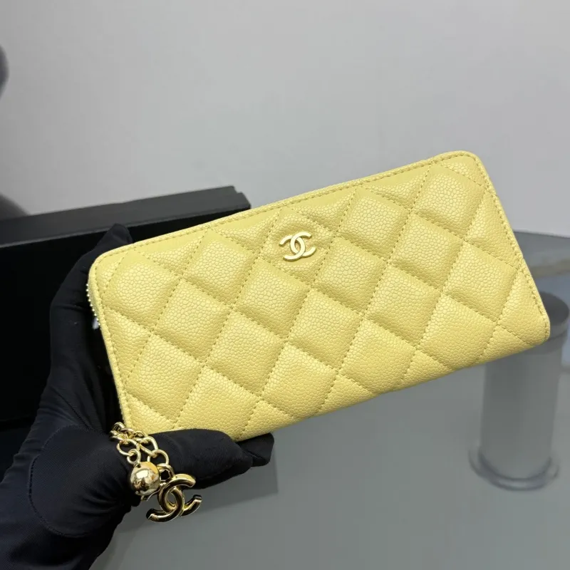 Alternative view of Chanel Wallets-322