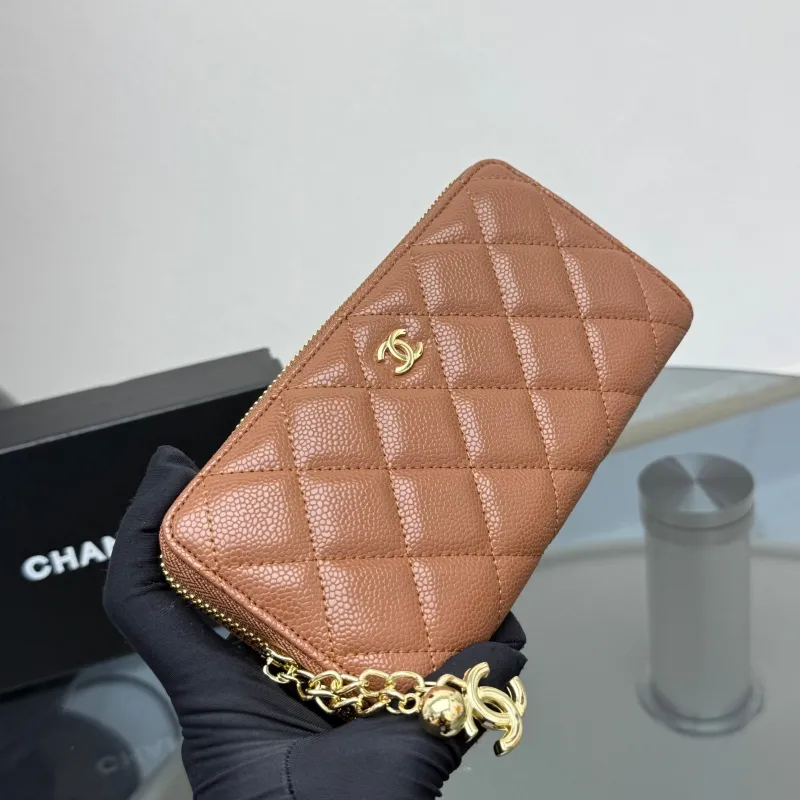 Alternative view of Chanel Wallets-324