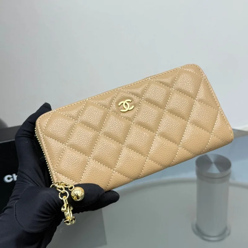 Alternative view of Chanel Wallets-325