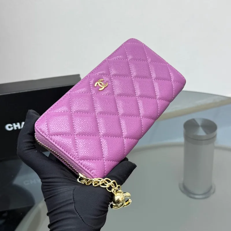 Alternative view of Chanel Wallets-327