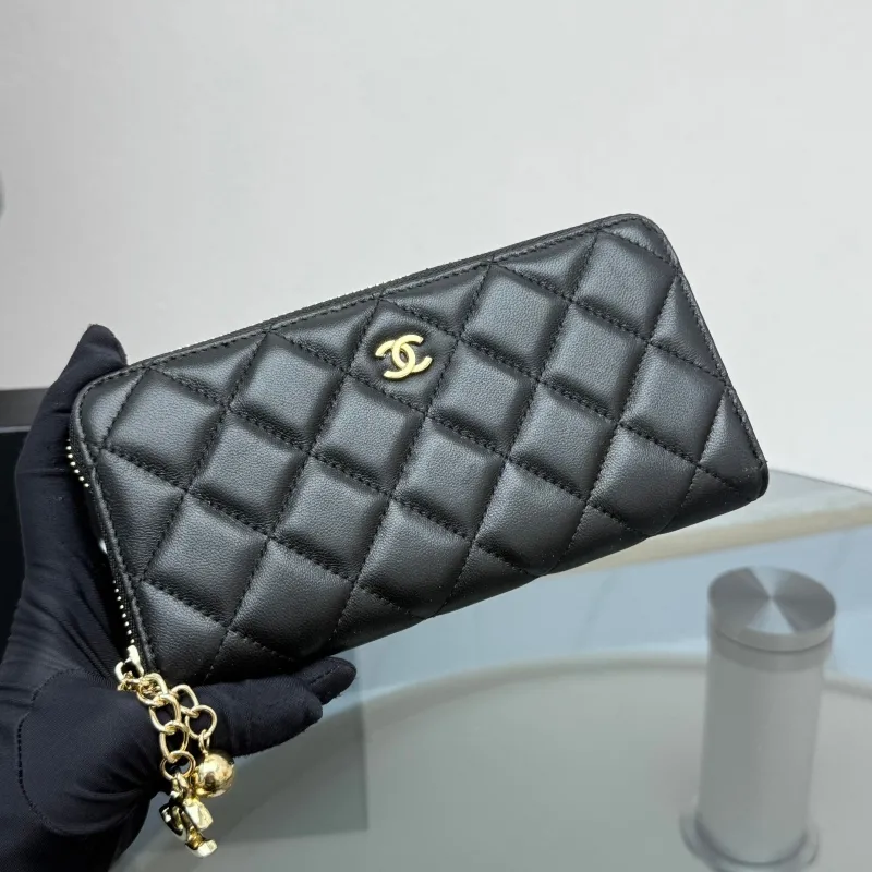 Alternative view of Chanel Wallets-330