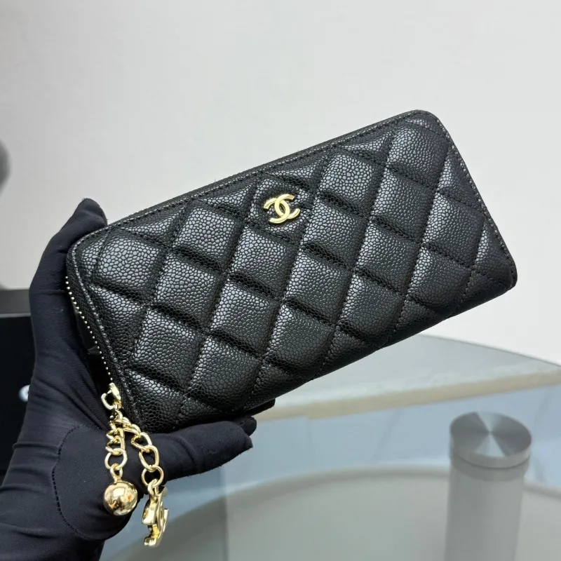 Alternative view of Chanel Wallets-332