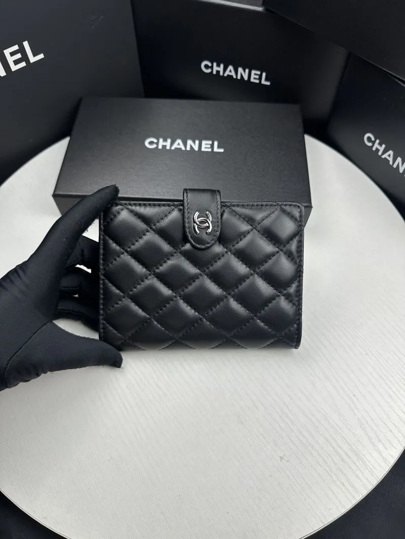 Alternative view of Chanel Wallets-379