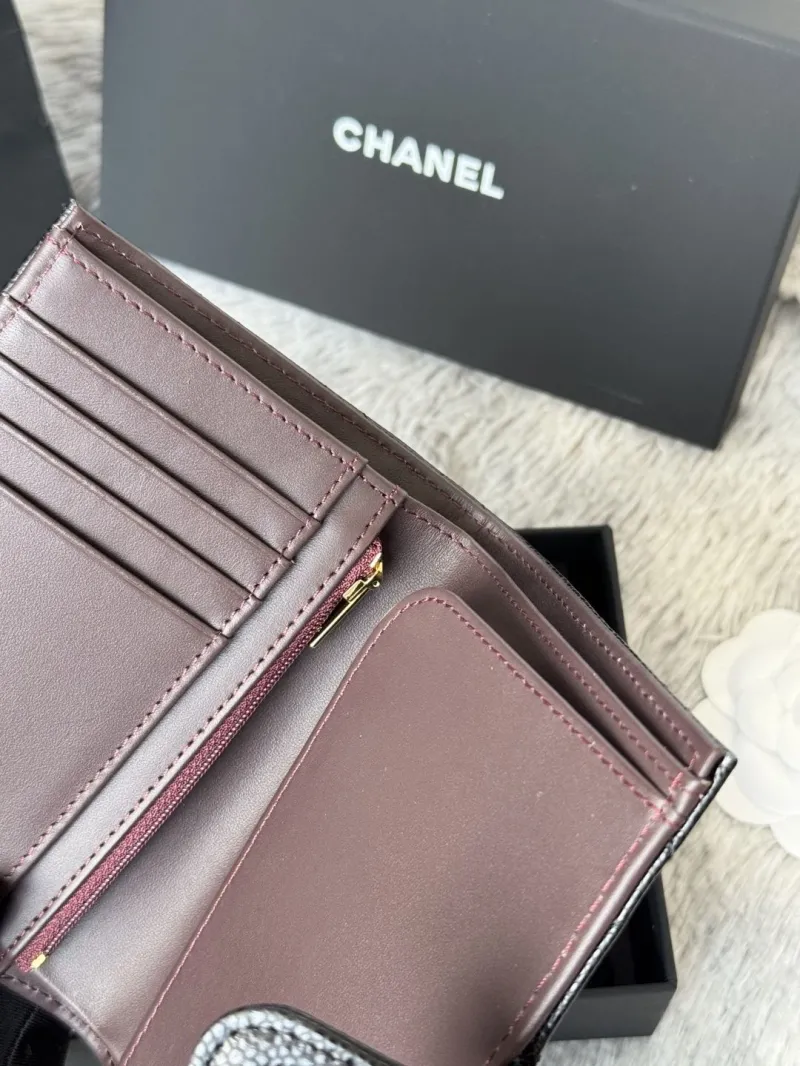 Alternative view of Chanel Wallets-381