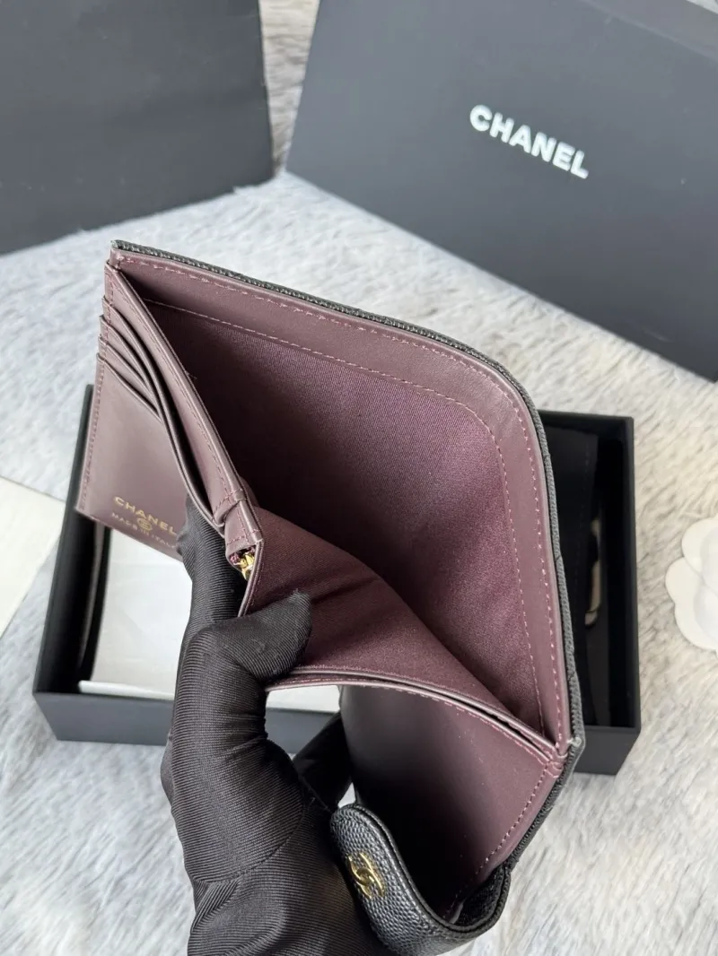 Alternative view of Chanel Wallets-385