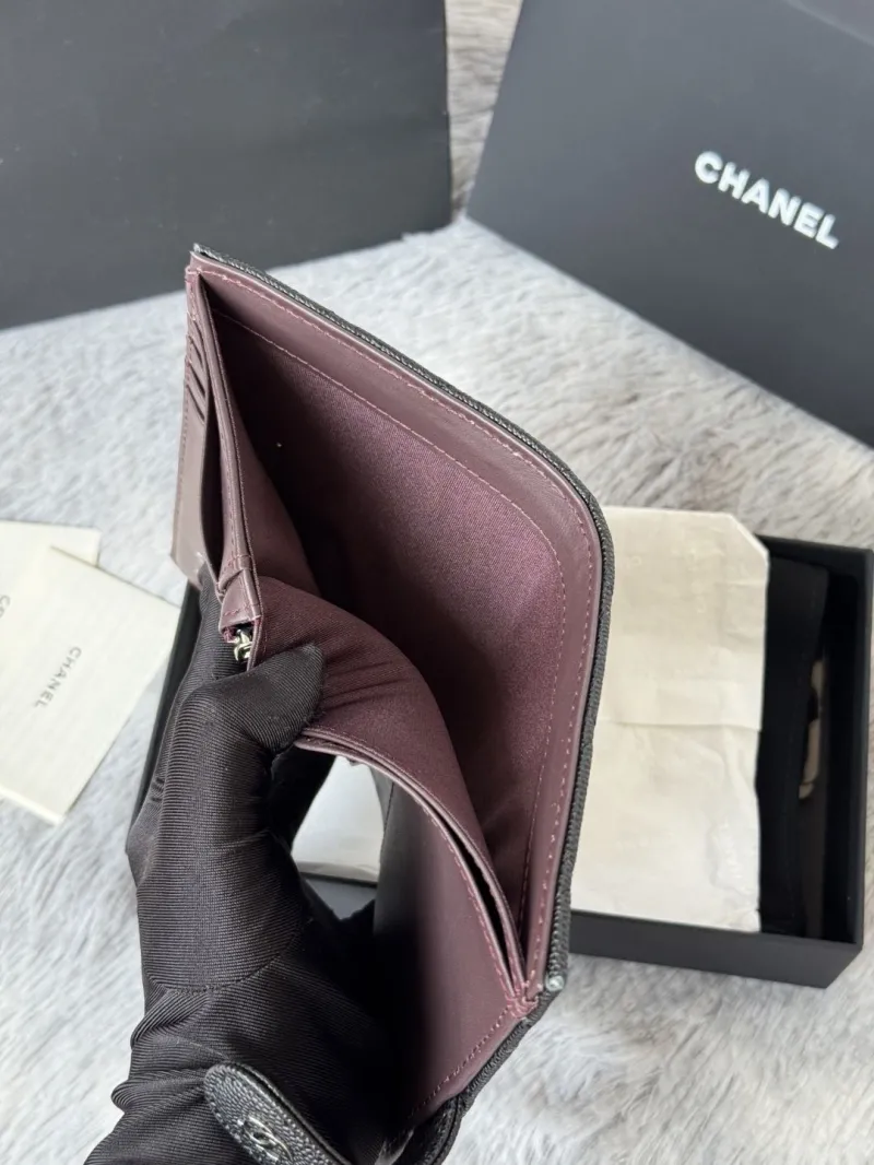 Alternative view of Chanel Wallets-386