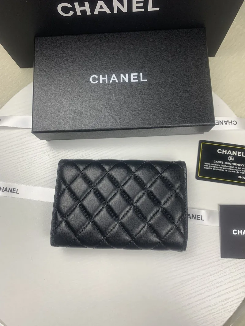 Alternative view of Chanel Wallets-421